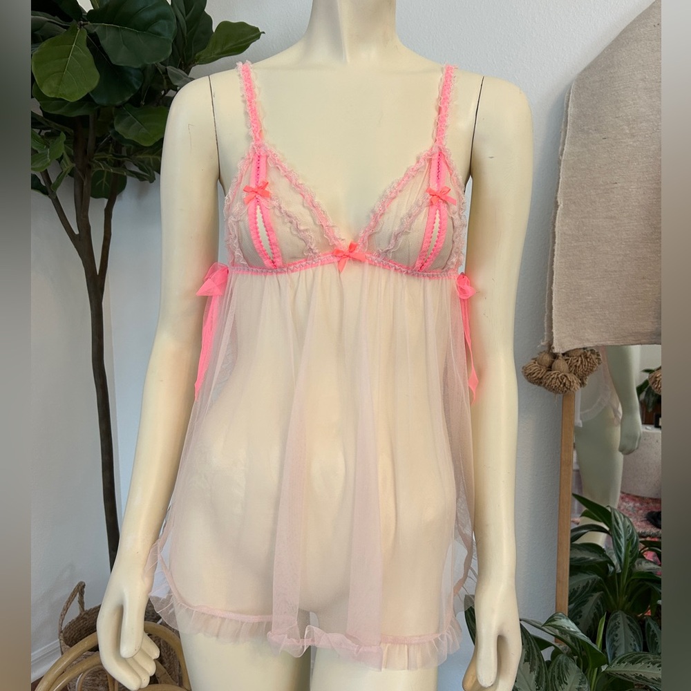 🩷 RARE Victoria’s Secret Neon Pink Peekaboo Sheer Babydoll Slip Lingerie - M